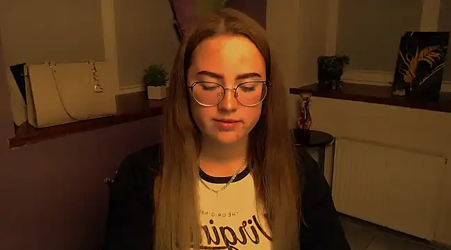 luxie milady online show from December 30, 3:24 pm