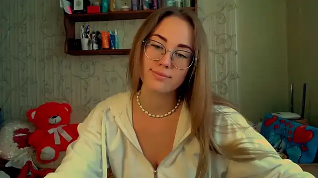 luxie milady online show from October 1, 10:21 am