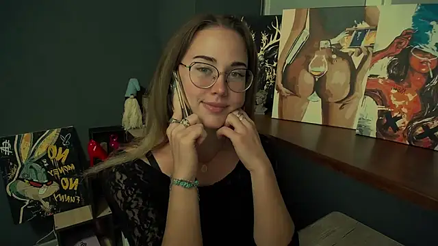 luxie milady online show from October 13, 2:17 pm