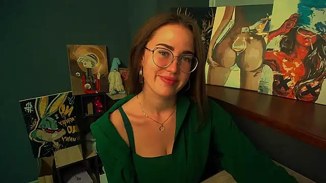 Snapshot of luxie_milady chatting on May 18, 12:11 pm luxie milady online show from May 18, 12:11 pm