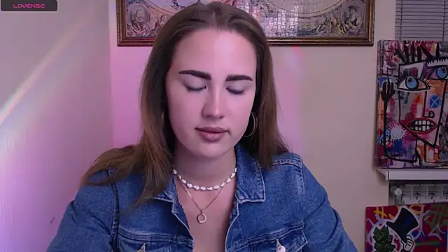 Snapshot of luxie_milady chatting on June 17, 12:40 pm luxie milady online show from June 17, 12:40 pm