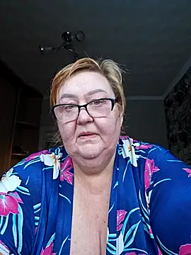 Snapshot of Awn290668 chatting on February 20, 5:44 am Awn290668 online show from February 20, 5:44 am