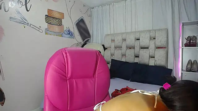 EMMA SWEETT1 online show from October 6, 12:46 pm