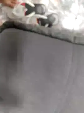 Snapshot of OLAJONES chatting on January 3, 5:17 am OLAJONES online show from January 3, 5:17 am