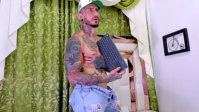 dilan scootk  online show from October 15, 7:25 pm