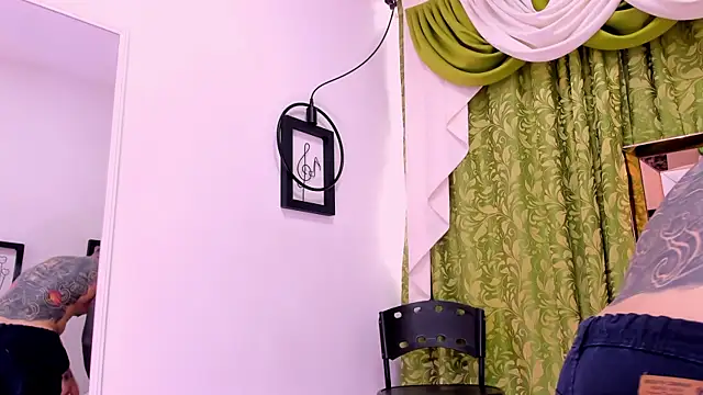 dilan scootk  online show from December 18, 7:20 pm