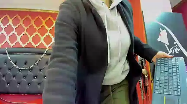 Snapshot of Mistressviictoria chatting on March 13, 11:30 am Mistressviictoria online show from March 13, 11:30 am
