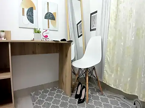 Snapshot of GenesisTT chatting on February 1, 5:18 am GenesisTT online show from February 1, 5:18 am