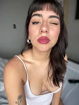 Snapshot of veronicaapink chatting on December 28, 6:50 pm veronicaapink online show from December 28, 6:50 pm