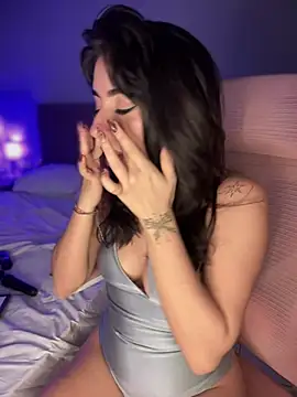 Snapshot of veronicaapink chatting on January 25, 5:40 am veronicaapink online show from January 25, 5:40 am