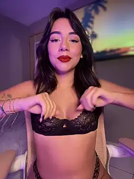 Snapshot of veronicaapink chatting on March 6, 3:24 am veronicaapink online show from March 6, 3:24 am