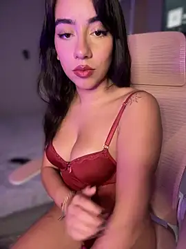 Snapshot of veronicaapink chatting on March 12, 3:46 am veronicaapink online show from March 12, 3:46 am