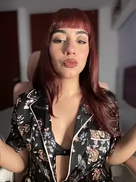 Snapshot of veronicaapink chatting on October 4, 1:36 am veronicaapink online show from October 4, 1:36 am