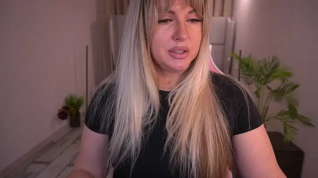 Snapshot of KiraCandyS chatting on January 26, 8:45 pm KiraCandyS online show from January 26, 8:45 pm