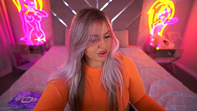 Snapshot of KiraCandyS chatting on September 21, 8:10 pm KiraCandyS online show from September 21, 8:10 pm