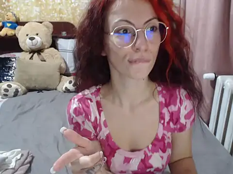 Snapshot of Emmatoo chatting on February 17, 11:34 am Emmatoo online show from February 17, 11:34 am