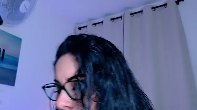 Pamela Rosal online show from May 2, 1:38 pm