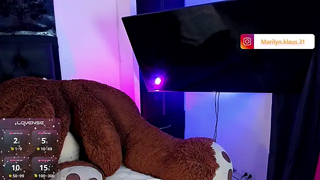 Snapshot of Maryonthemoon chatting on November 23, 11:21 am Maryonthemoon online show from November 23, 11:21 am