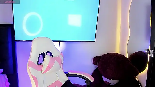 Maryonthemoon online show from February 3, 4:54 am