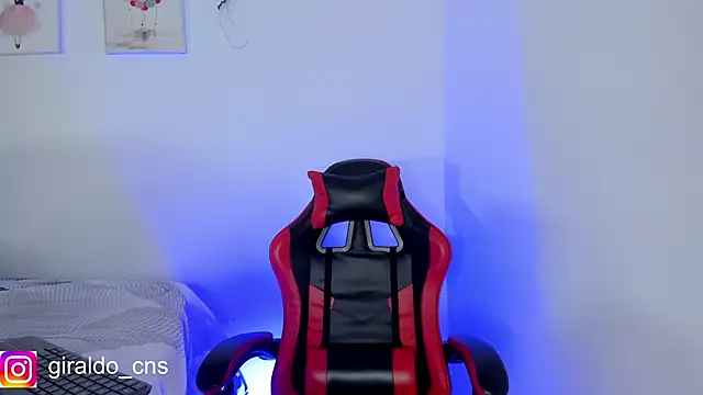 Snapshot of Giraldo_cns chatting on April 5, 2:20 am Giraldo cns online show from April 5, 2:20 am