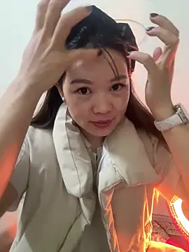 Snapshot of Hellen_111 chatting on February 3, 3:53 am Hellen 111 online show from February 3, 3:53 am