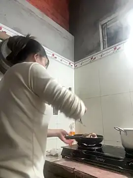 Hellen 111 online show from November 2, 11:01 am