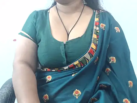 Snapshot of sapna-ji chatting on December 7, 5:04 am sapna-ji online show from December 7, 5:04 am