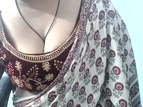 Snapshot of sapna-ji chatting on December 24, 5:16 am sapna-ji online show from December 24, 5:16 am