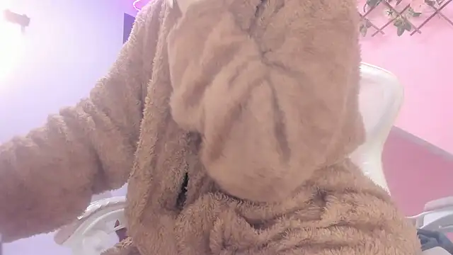 meribeth303av online show from February 1, 1:23 am