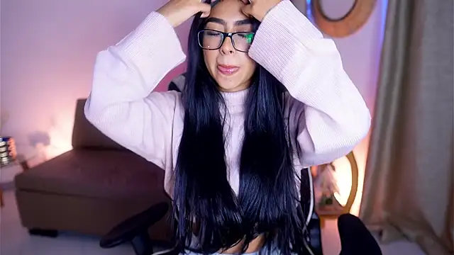 Snapshot of Sara_albrecht chatting on December 20, 12:49 pm Sara albrecht online show from December 20, 12:49 pm