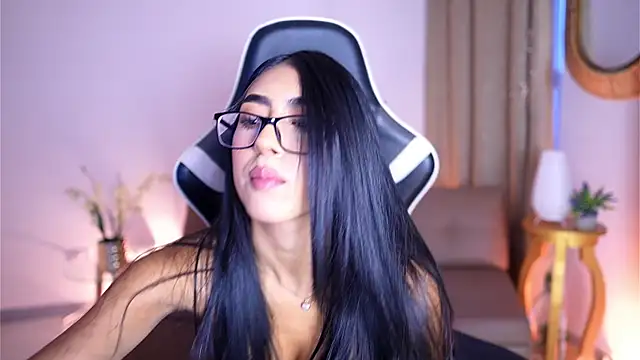 Snapshot of Sara_albrecht chatting on December 28, 12:35 pm Sara albrecht online show from December 28, 12:35 pm