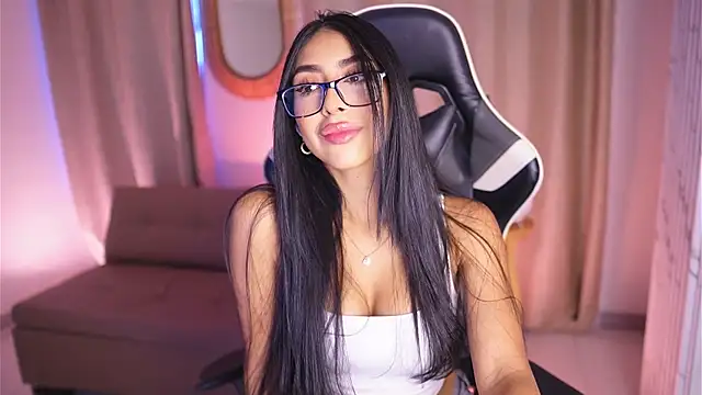 Snapshot of Sara_albrecht chatting on January 14, 12:45 pm Sara albrecht online show from January 14, 12:45 pm