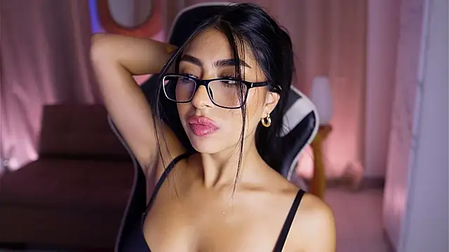 Snapshot of Sara_albrecht chatting on January 21, 12:18 pm Sara albrecht online show from January 21, 12:18 pm