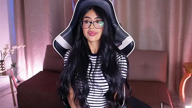 Snapshot of Sara_albrecht chatting on January 31, 12:40 pm Sara albrecht online show from January 31, 12:40 pm