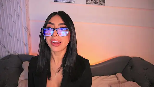 Snapshot of Sara_albrecht chatting on October 16, 12:33 am Sara albrecht online show from October 16, 12:33 am