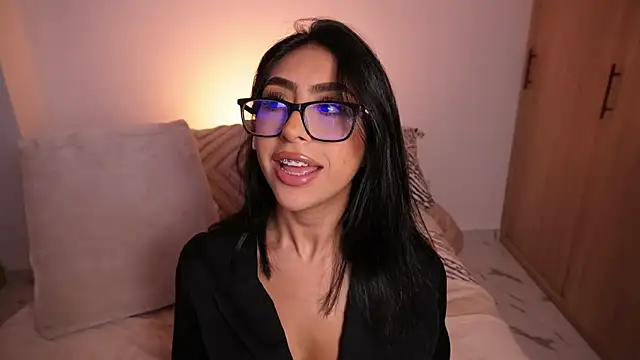 Snapshot of Sara_albrecht chatting on October 29, 1:08 am Sara albrecht online show from October 29, 1:08 am