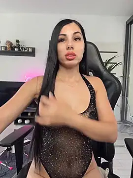Snapshot of Beauty_Anne chatting on June 19, 7:01 am Beauty Anne online show from June 19, 7:01 am