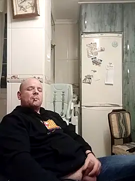 lobito1997 online show from February 19, 7:15 am