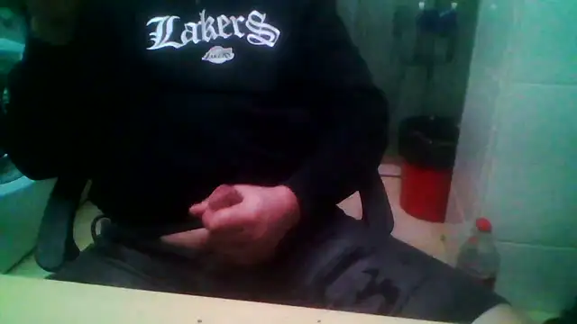 lobito1997 online show from March 1, 4:36 am