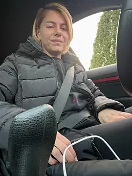 tanyagrey online show from December 5, 6:22 am