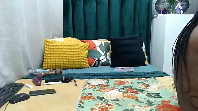 Snapshot of GaggingQueenxx chatting on September 14, 7:13 pm GaggingQueenxx online show from September 14, 7:13 pm