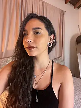 Snapshot of ThaliaRivera_ chatting on June 5, 7:03 am ThaliaRivera online show from June 5, 7:03 am