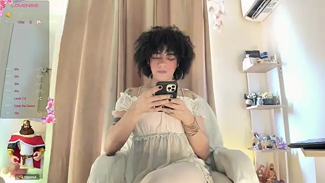 Snapshot of BarbieVenus chatting on January 28, 3:25 pm BarbieVenus online show from January 28, 3:25 pm