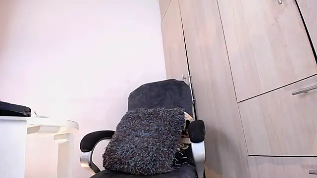 Snapshot of camilasexy111 chatting on March 20, 11:45 pm camilasexy111 online show from March 20, 11:45 pm