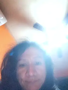 miicheele32 online show from October 7, 9:06 am