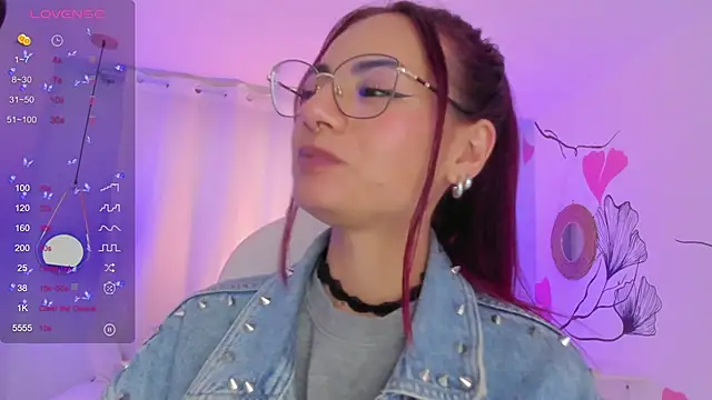 Snapshot of sophiecherry_ chatting on January 7, 9:25 pm sophiecherry online show from January 7, 9:25 pm