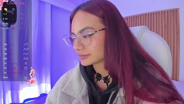 Snapshot of sophiecherry_ chatting on February 8, 4:47 am sophiecherry online show from February 8, 4:47 am