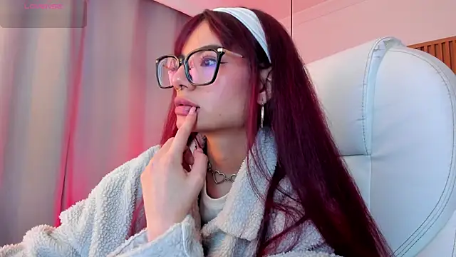 Snapshot of sophiecherry_ chatting on November 24, 10:20 pm sophiecherry online show from November 24, 10:20 pm