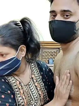 IND COUPLE1 online show from February 5, 2:59 pm