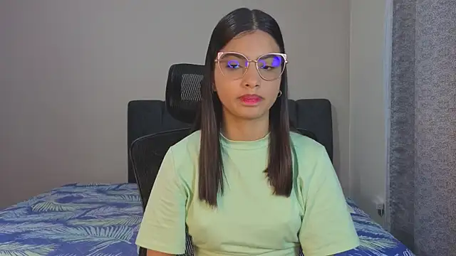 LiaOrtiz69 online show from July 23, 7:45 pm